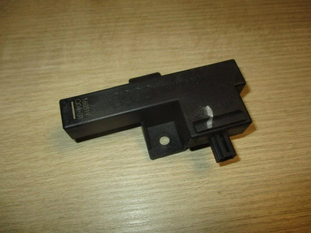 Антенна Volkswagen Touareg 2 2016 FL, NF