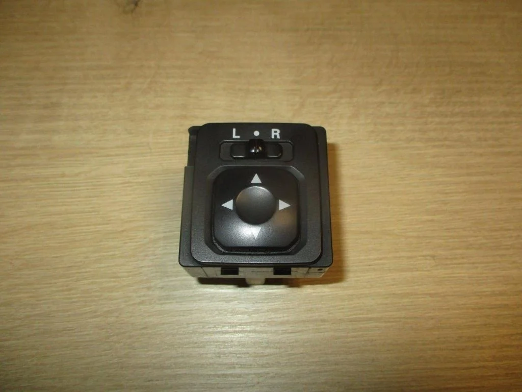 Переключатель регулировки зеркала Mitsubishi Lancer 9 CS