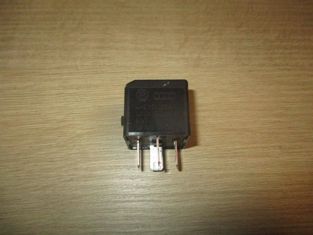 Реле Volkswagen Touareg 2 2016 FL, NF