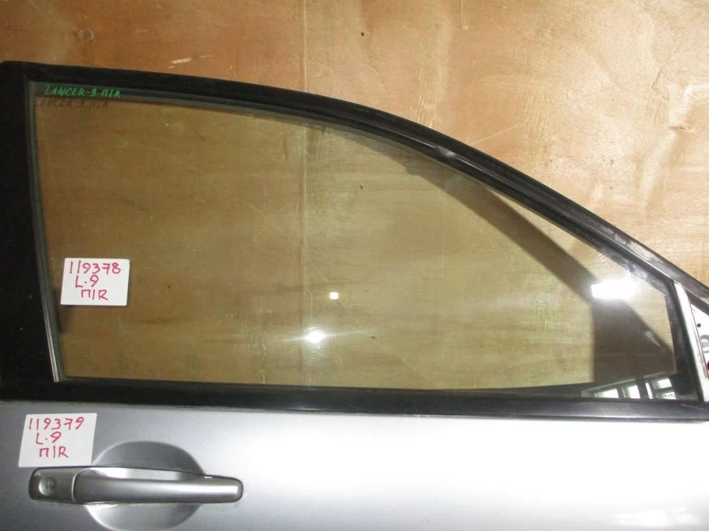 Стекло двери передней правой Mitsubishi Lancer 9 CS