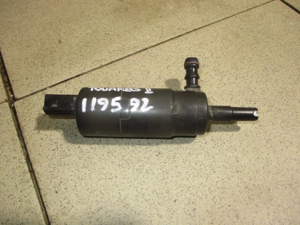 Насос омывателя фар Volkswagen Touareg 2 2016 FL, NF