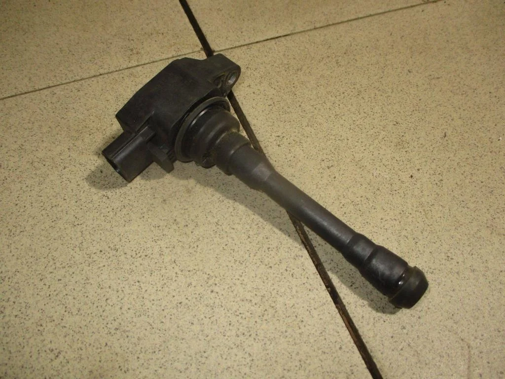 Катушка зажигания Nissan Juke F15