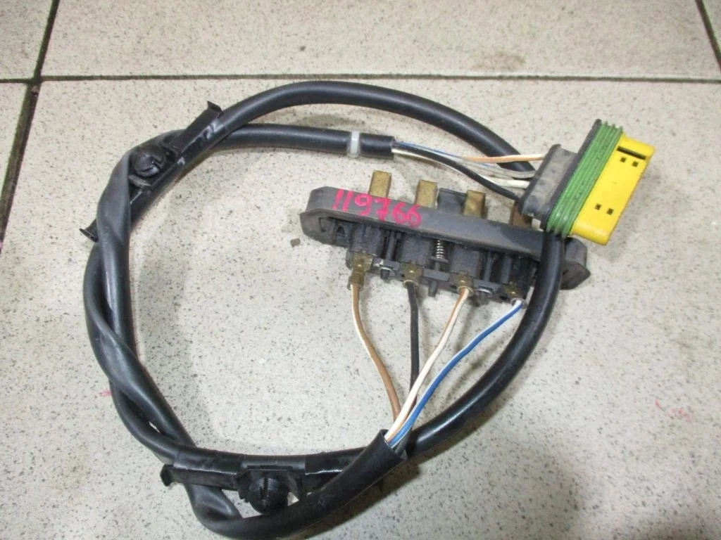 Выключатель концевой Fiat Doblo 223