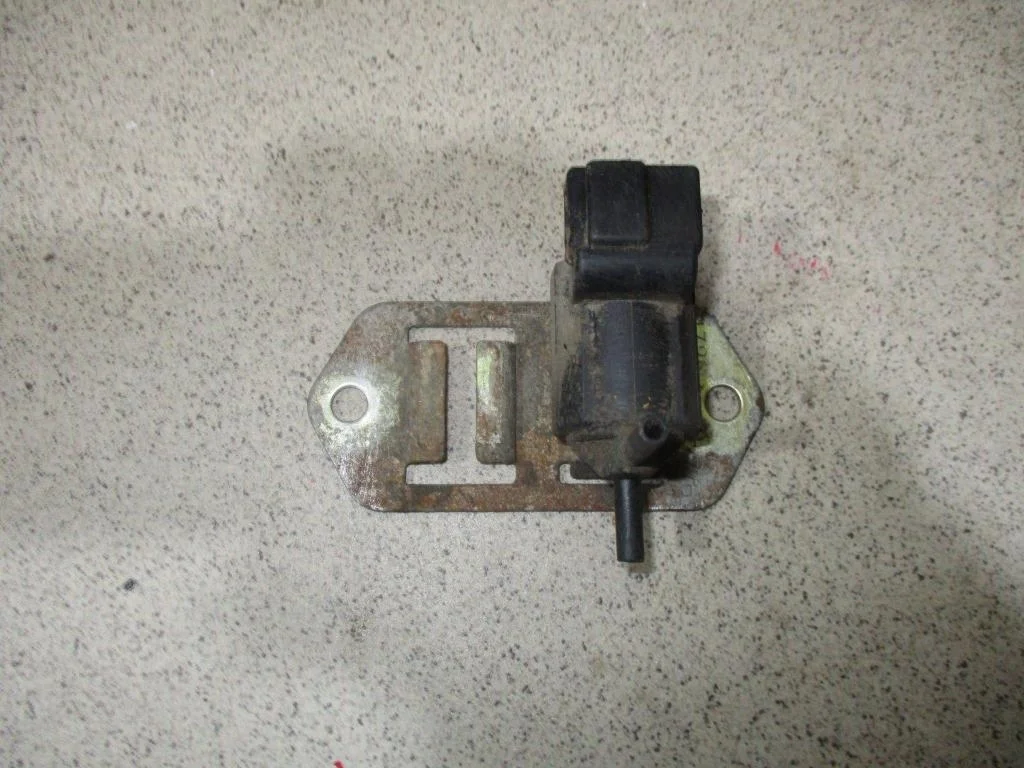 Клапан электромагнитный Mitsubishi Pajero 2 1995 V20, V30, V40