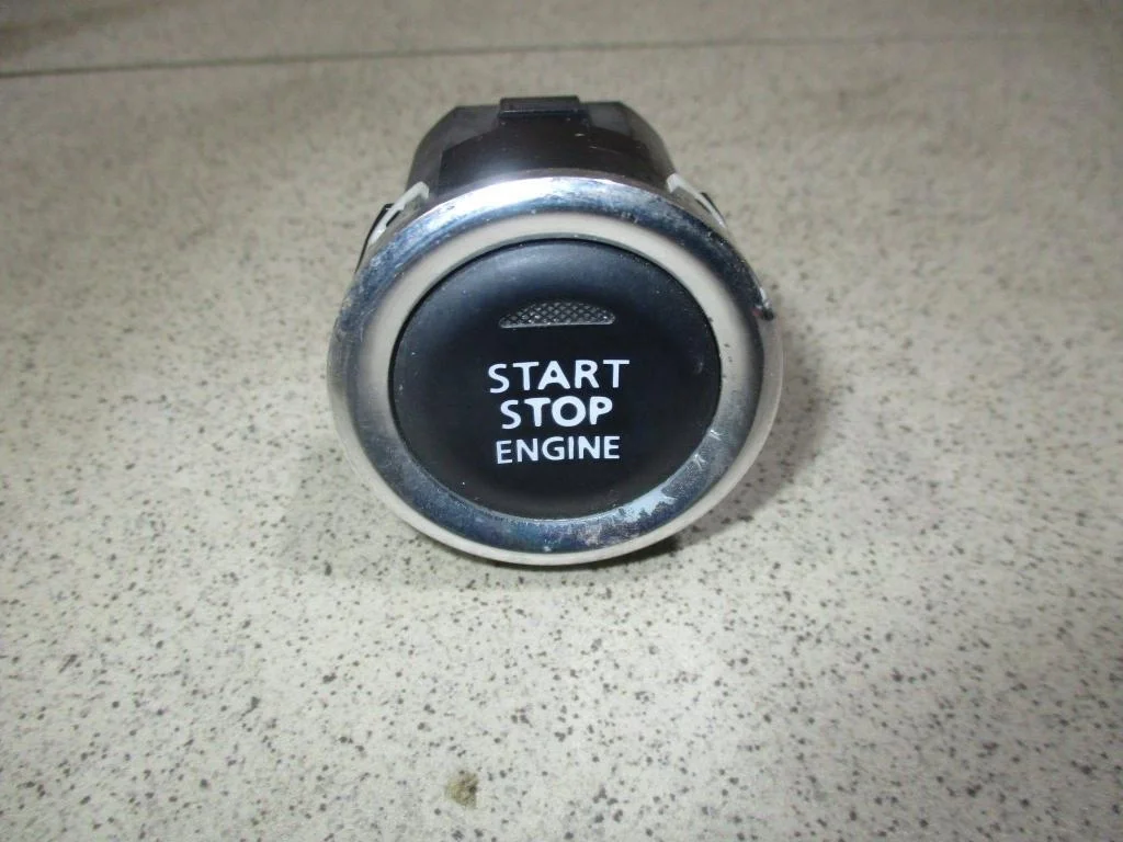 Кнопка запуска двигателя Mitsubishi Outlander 3 2015 GF