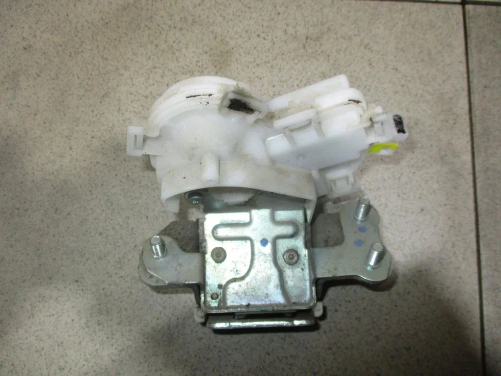 Замок багажника Mitsubishi Outlander 3 2015 GF