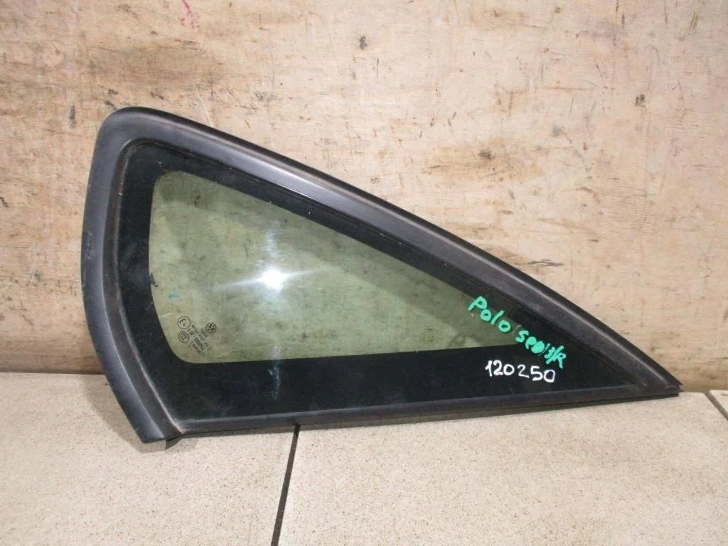 Стекло кузовное глухое правое Volkswagen Polo 5