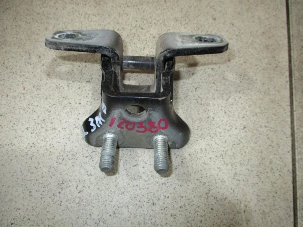 Петля двери задней правой верхняя Mitsubishi Outlander 2 CW