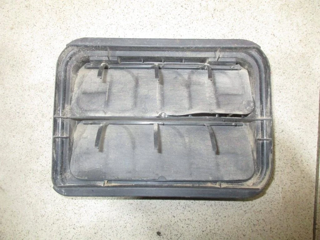 Решетка вентиляционная Renault Logan 2 L52