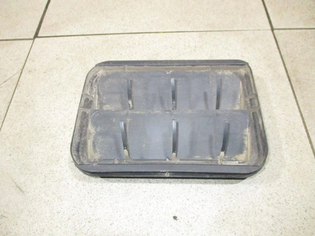 Решетка вентиляционная Renault Logan 2 L52