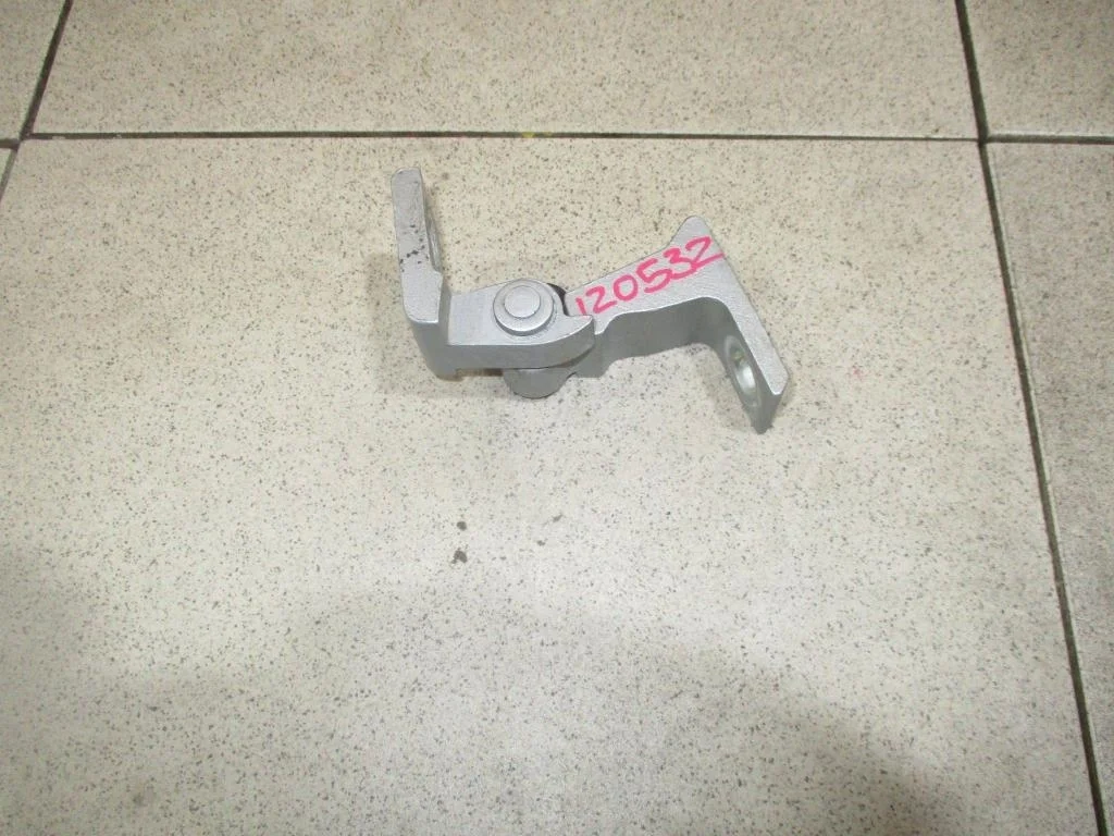 Петля двери Volkswagen Touareg 2 2016 FL, NF