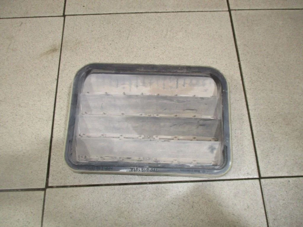 Решетка вентиляционная Volkswagen Touareg 2 2016 FL, NF