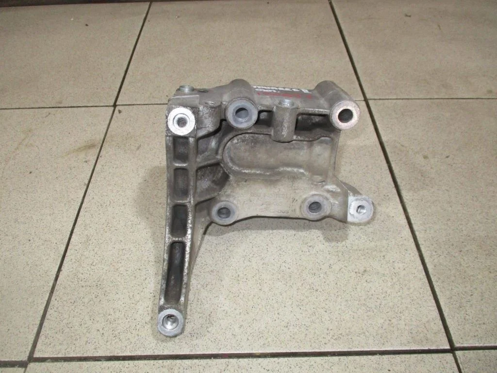 Кронштейн кондиционера Volkswagen Touareg 2 2016 FL, NF