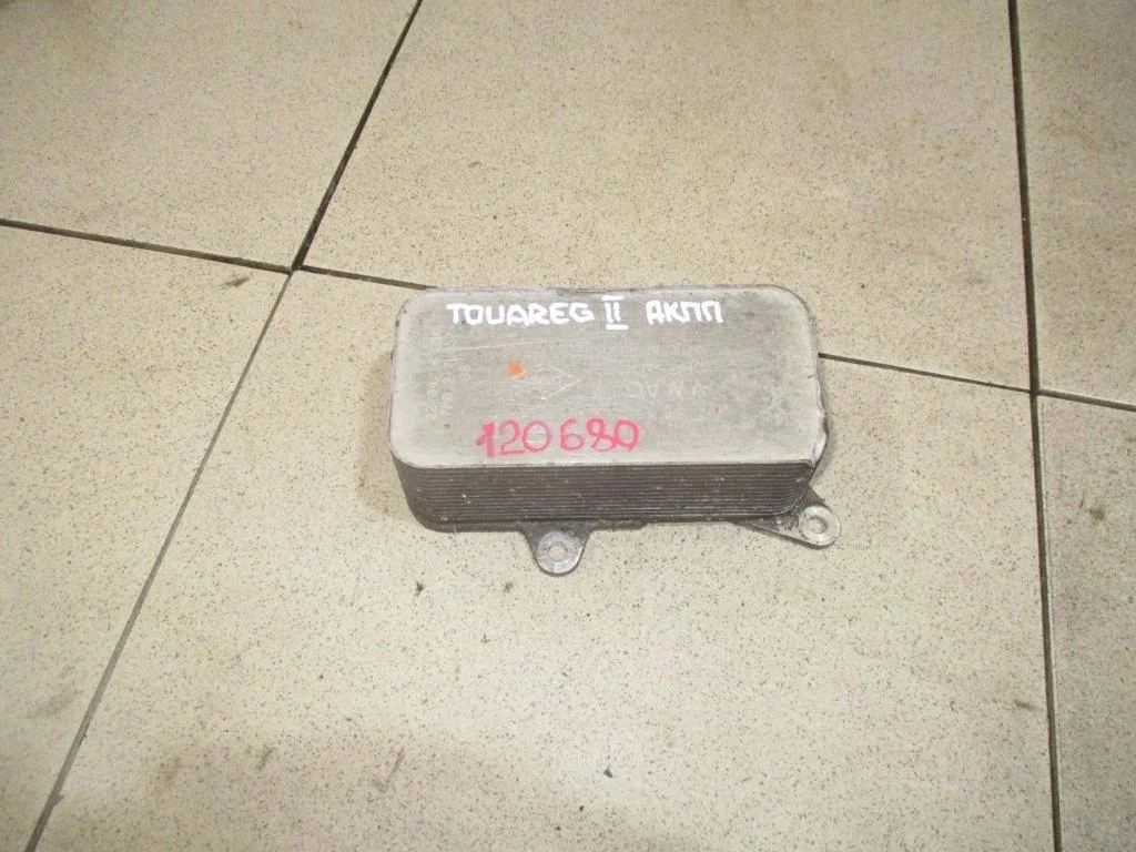 Радиатор масляный Volkswagen Touareg 2 2016 FL, NF