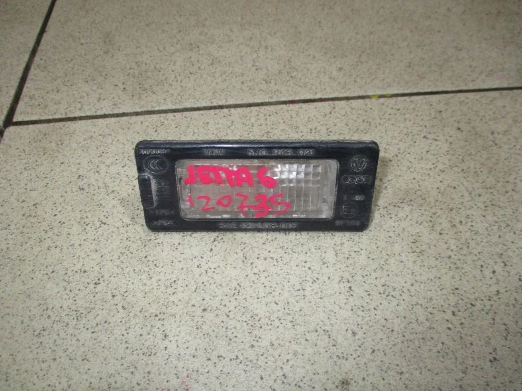 Фонарь подсветки номера Volkswagen Jetta A6