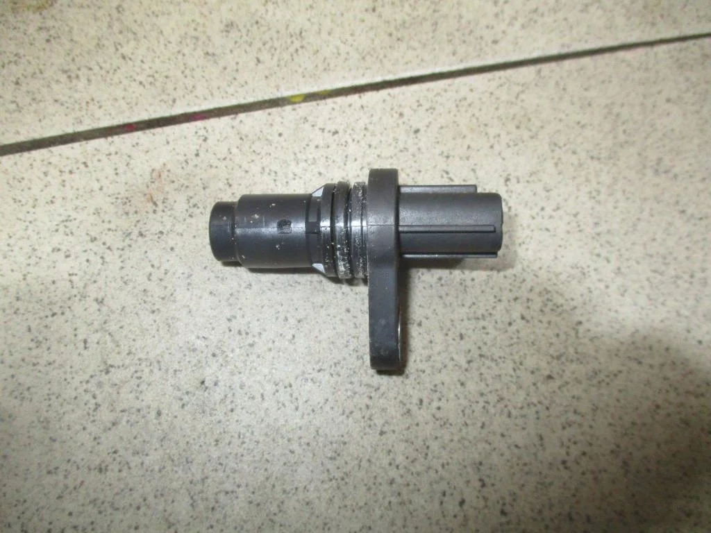 Датчик положения распредвала Toyota Corolla E150