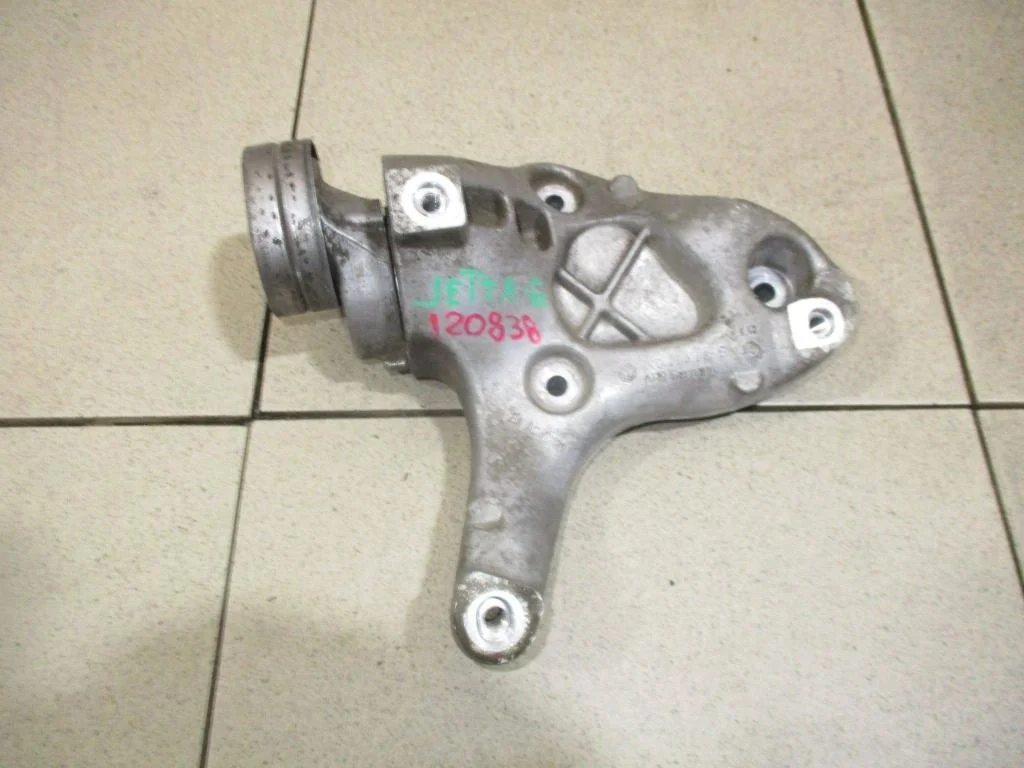 Кронштейн кондиционера Volkswagen Jetta A6