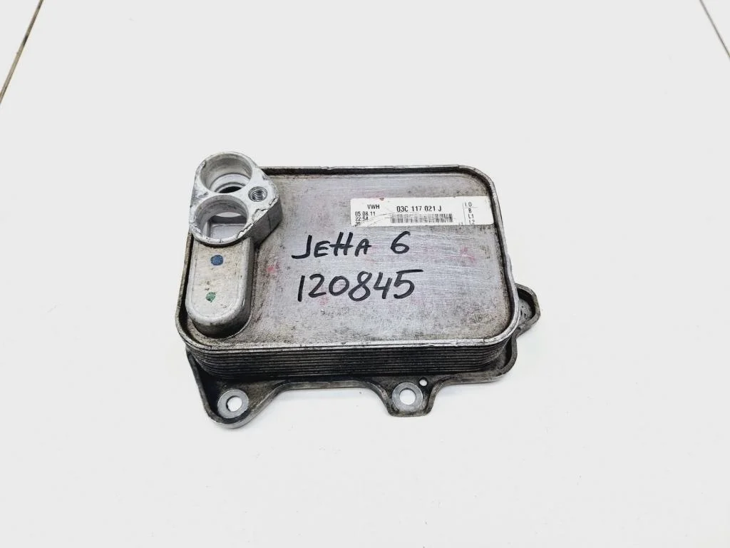 Радиатор масляный Volkswagen Jetta A6