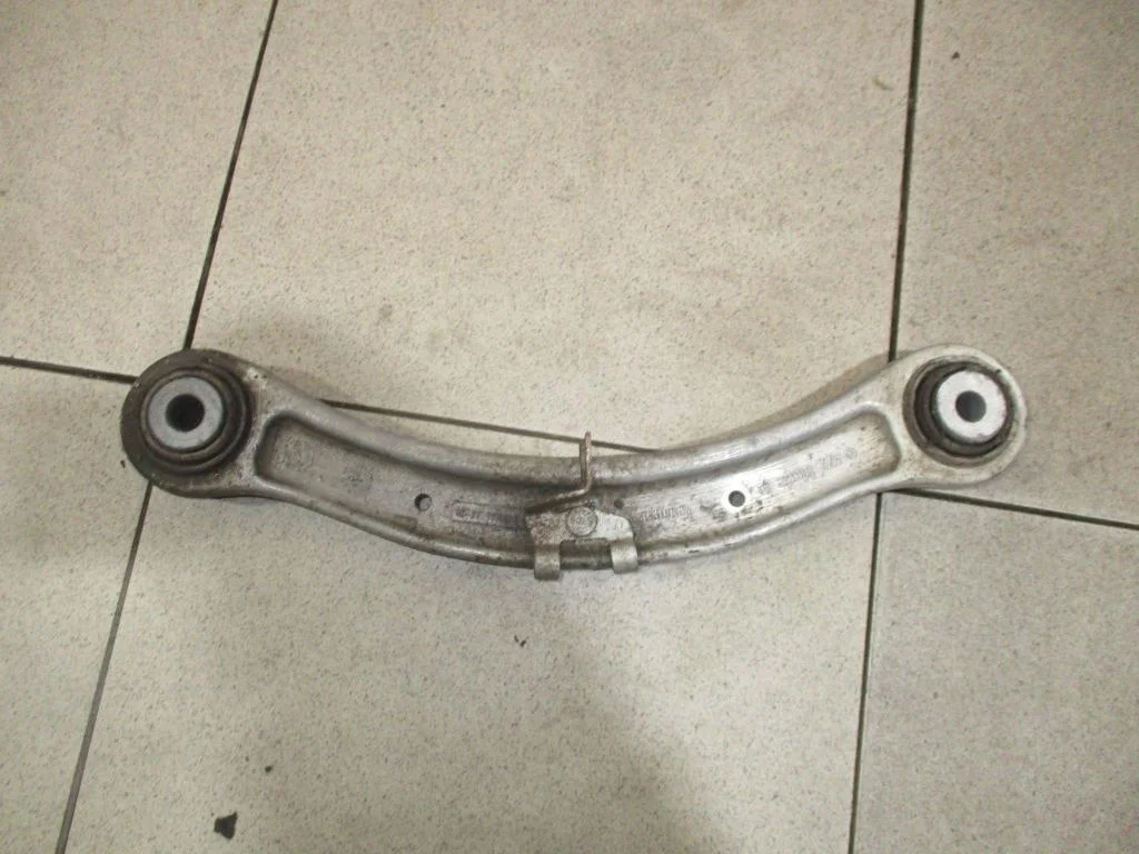 Рычаг задний верхний Volkswagen Touareg 2 2016 FL, NF