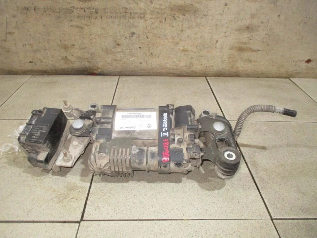 Насос регулировки подвески Volkswagen Touareg 2 2016 FL, NF