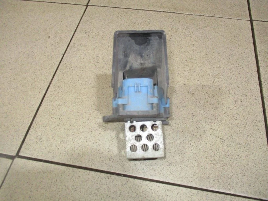 Блок управления вентилятором Peugeot Partner Tepee 2008 B9