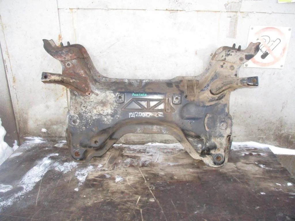 Подрамник Peugeot Partner Tepee B9