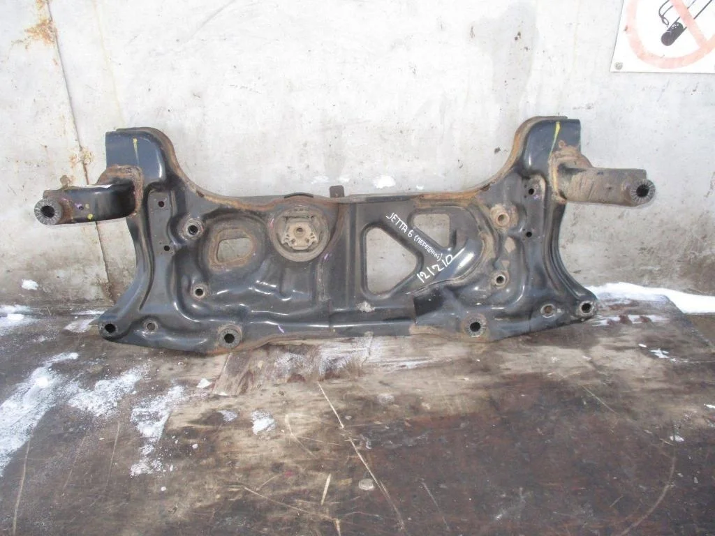 Подрамник Volkswagen Jetta A6