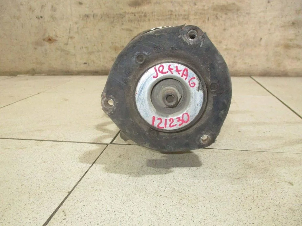 Опора переднего амортизатора Volkswagen Jetta A6