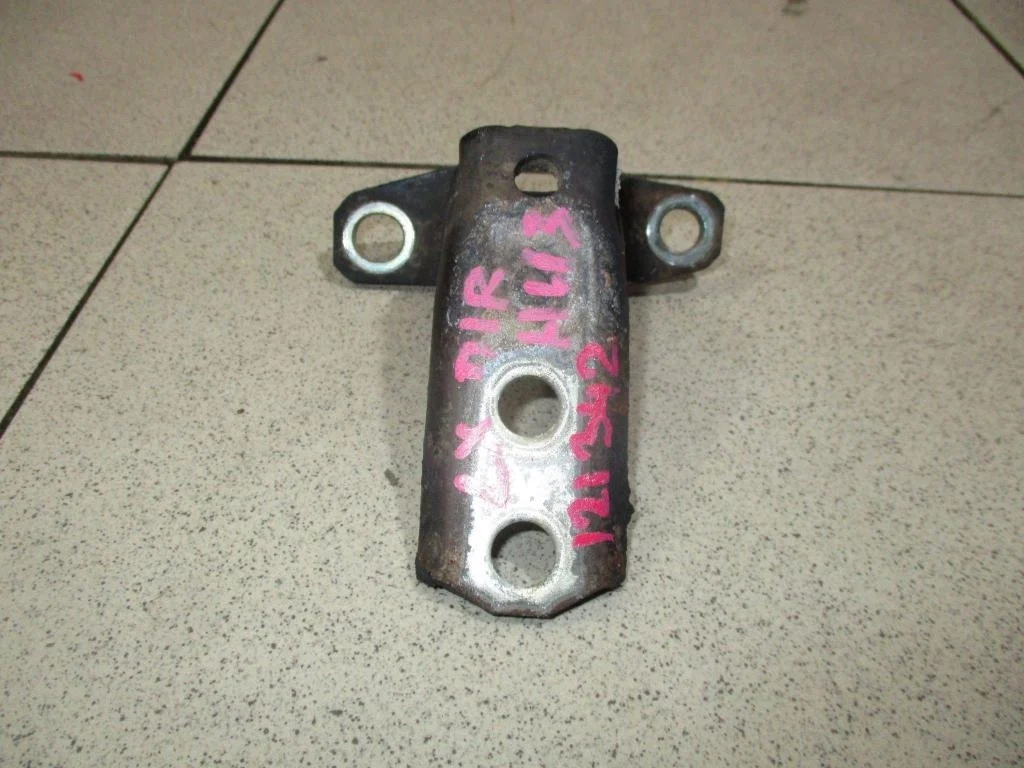 Петля двери передней Mitsubishi Lancer 10 CY