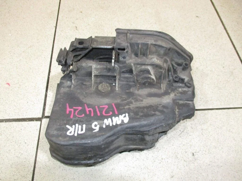 Замок двери передней правой BMW 5-Series E60, E61