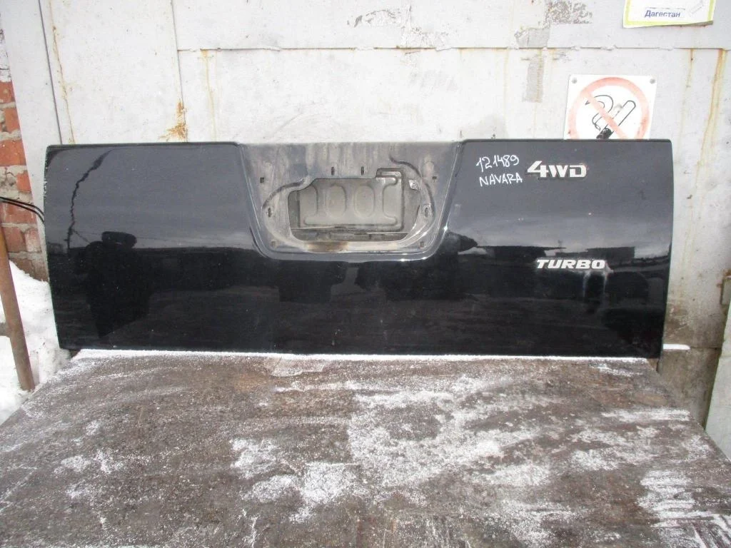 Дверь багажника нижняя Nissan Navara 2007 D40