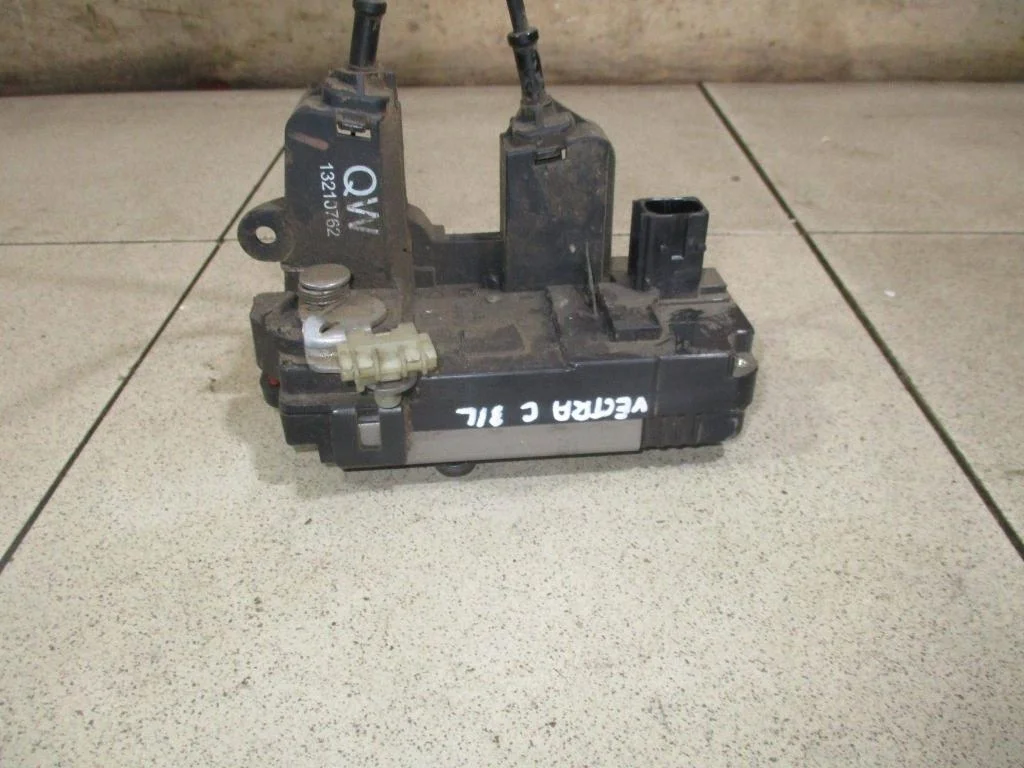 Замок двери задней левой Opel Vectra