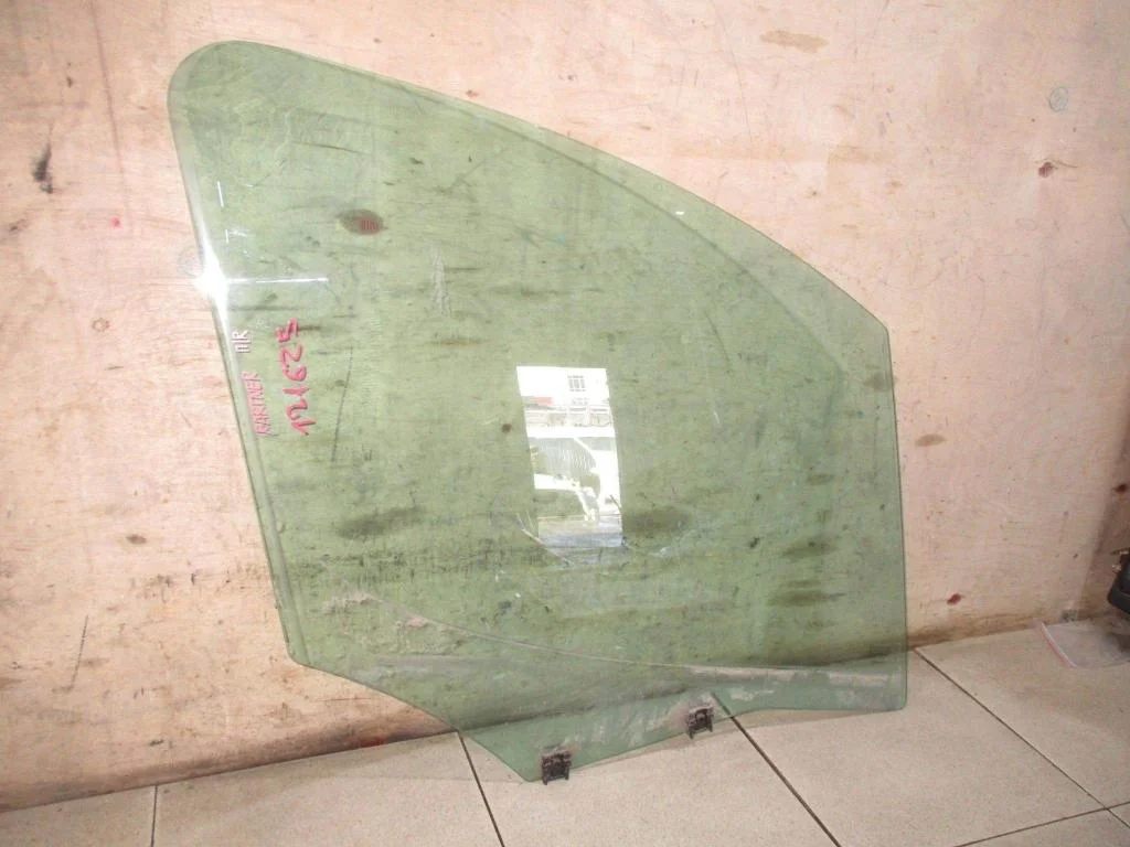 Стекло двери передней правой Peugeot Partner Tepee 2008 B9