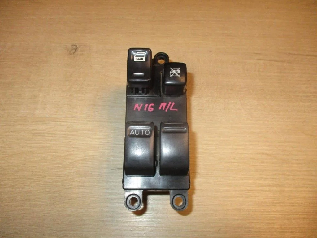 Блок управления стеклоподъемниками Nissan Almera N16