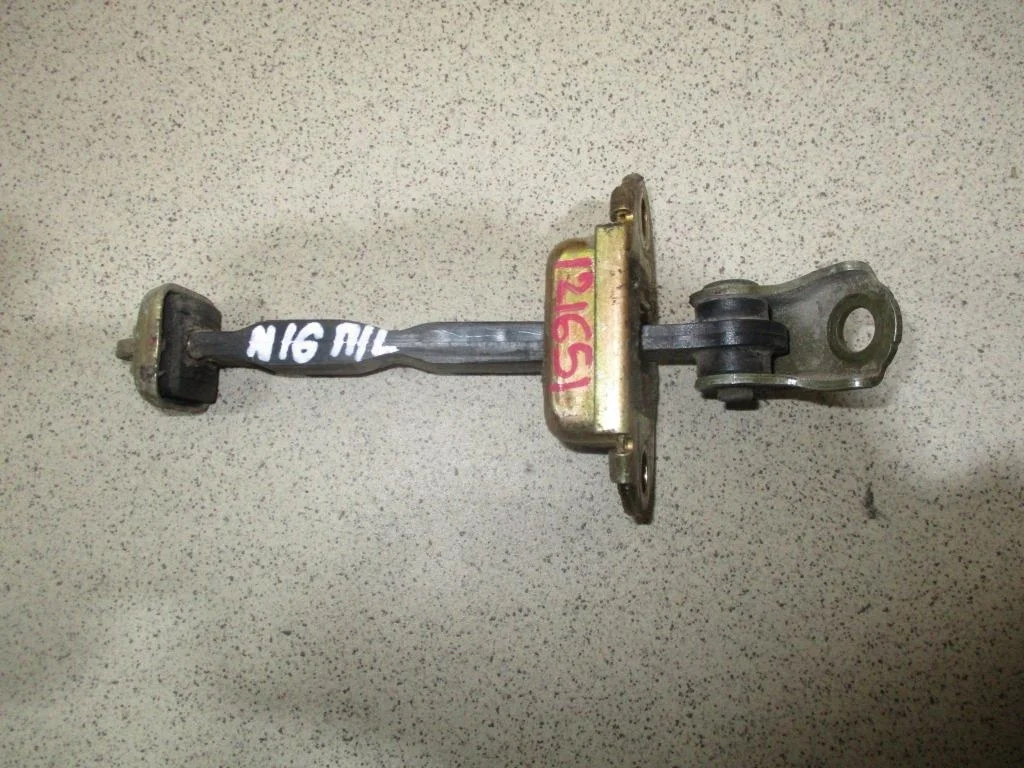 Ограничитель двери Nissan Almera N16