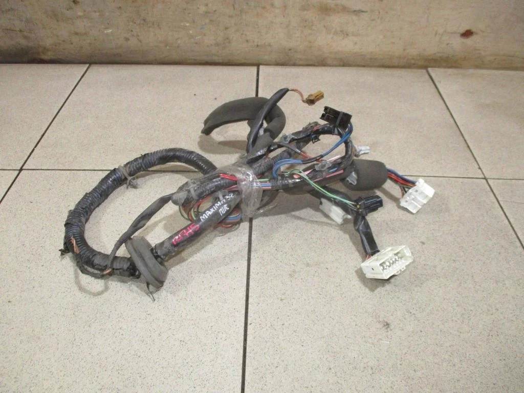 Проводка двери Nissan Maxima A32