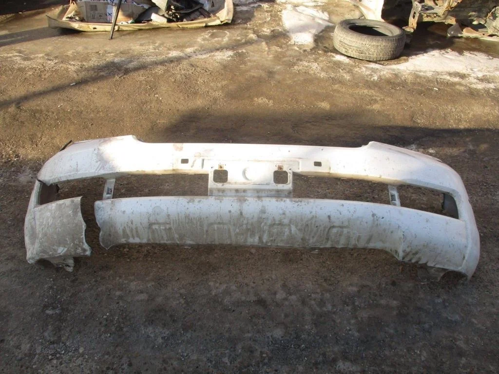 Бампер передний Toyota Land Cruiser J200