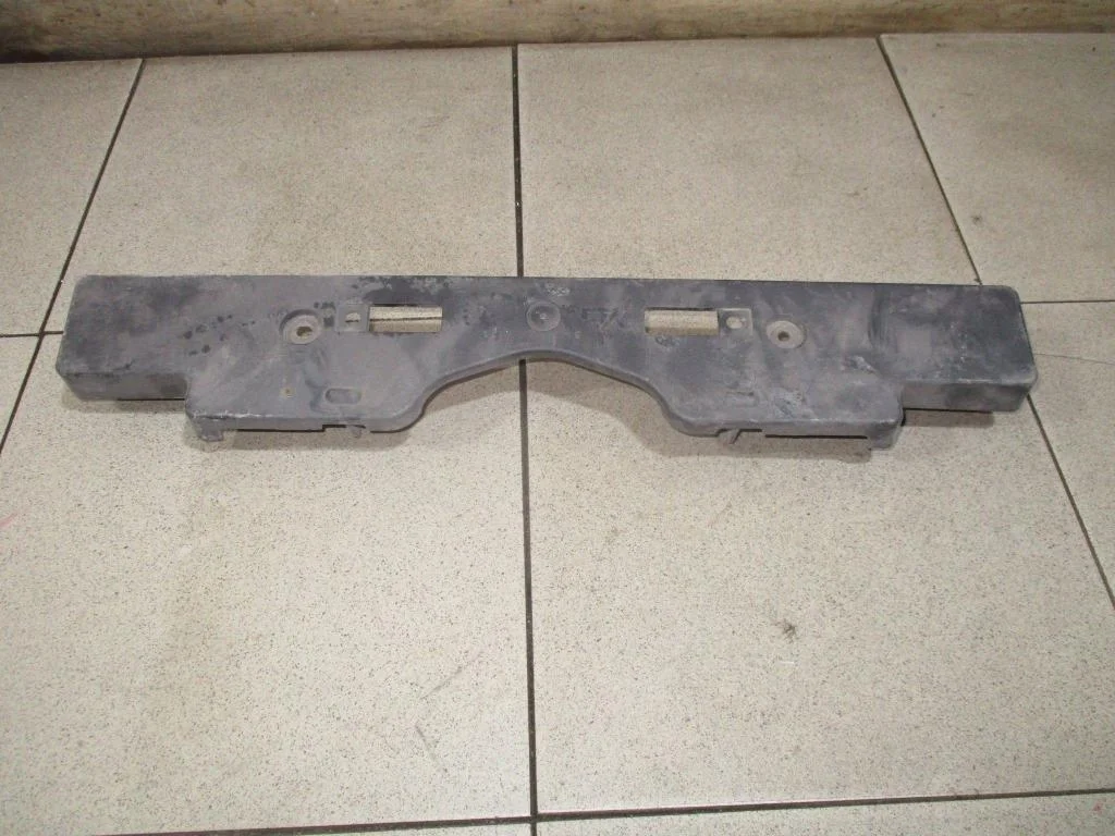 Накладка переднего бампера под номер Toyota Land Cruiser J200