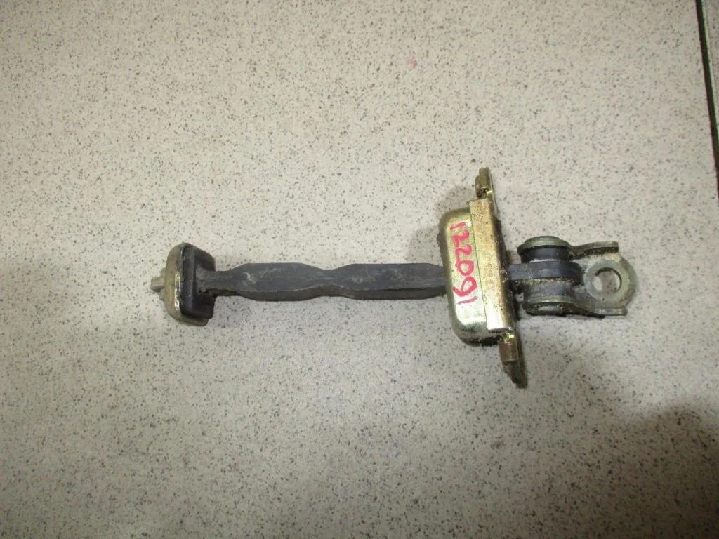 Ограничитель двери Nissan Almera N16