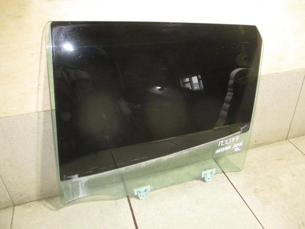 Стекло двери задней левой Nissan Juke F15