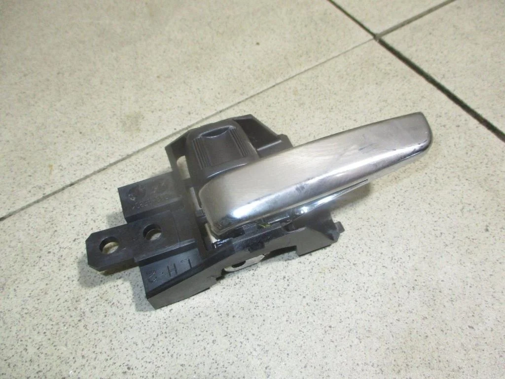 Ручка двери внутренняя левая Mitsubishi ASX