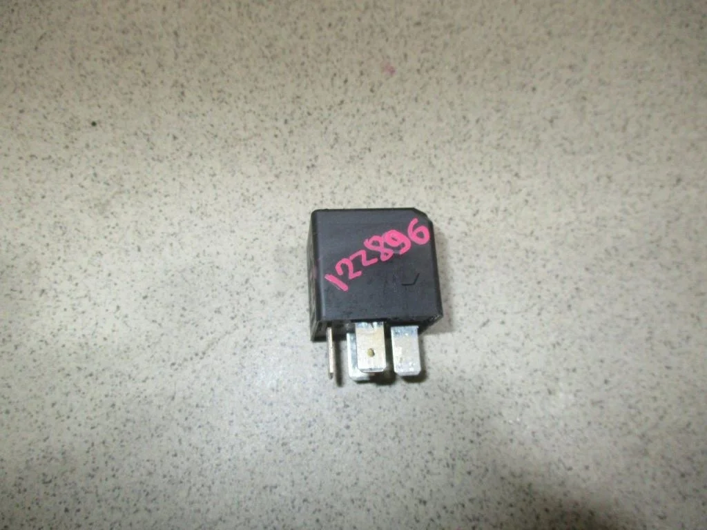 Реле Volkswagen Jetta A6