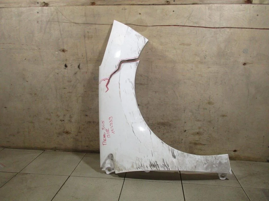 Крыло переднее правое Peugeot 308 T7