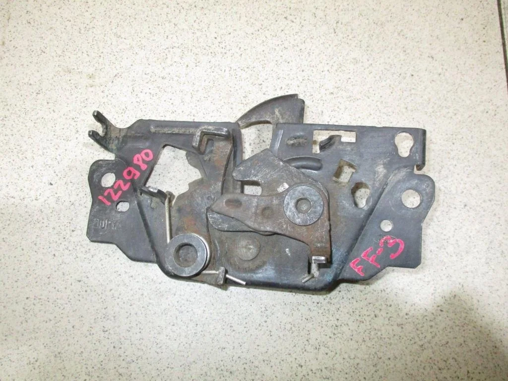 Замок капота Ford Focus 3
