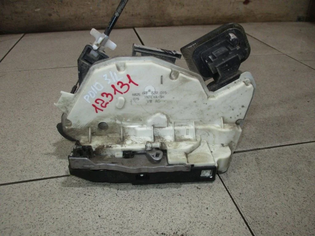 Замок двери задней левой Volkswagen Polo 5