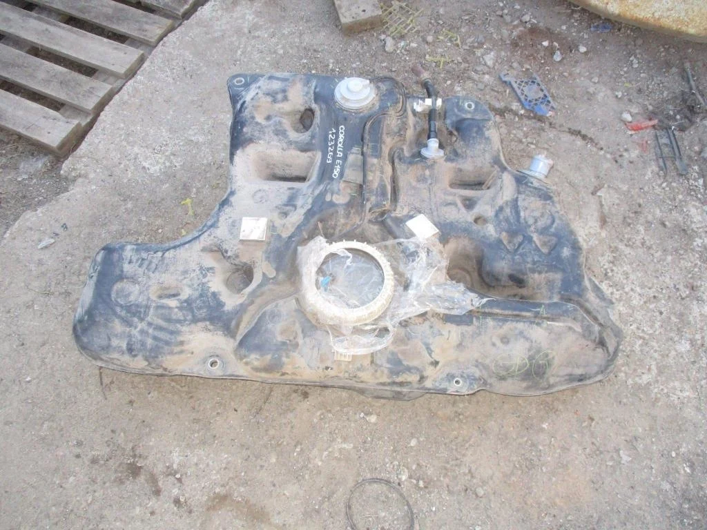 Бак топливный Toyota Corolla E150