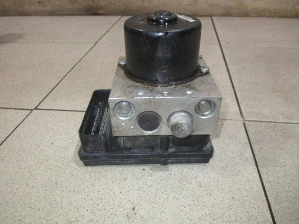 Блок abs Nissan Navara 2007 D40