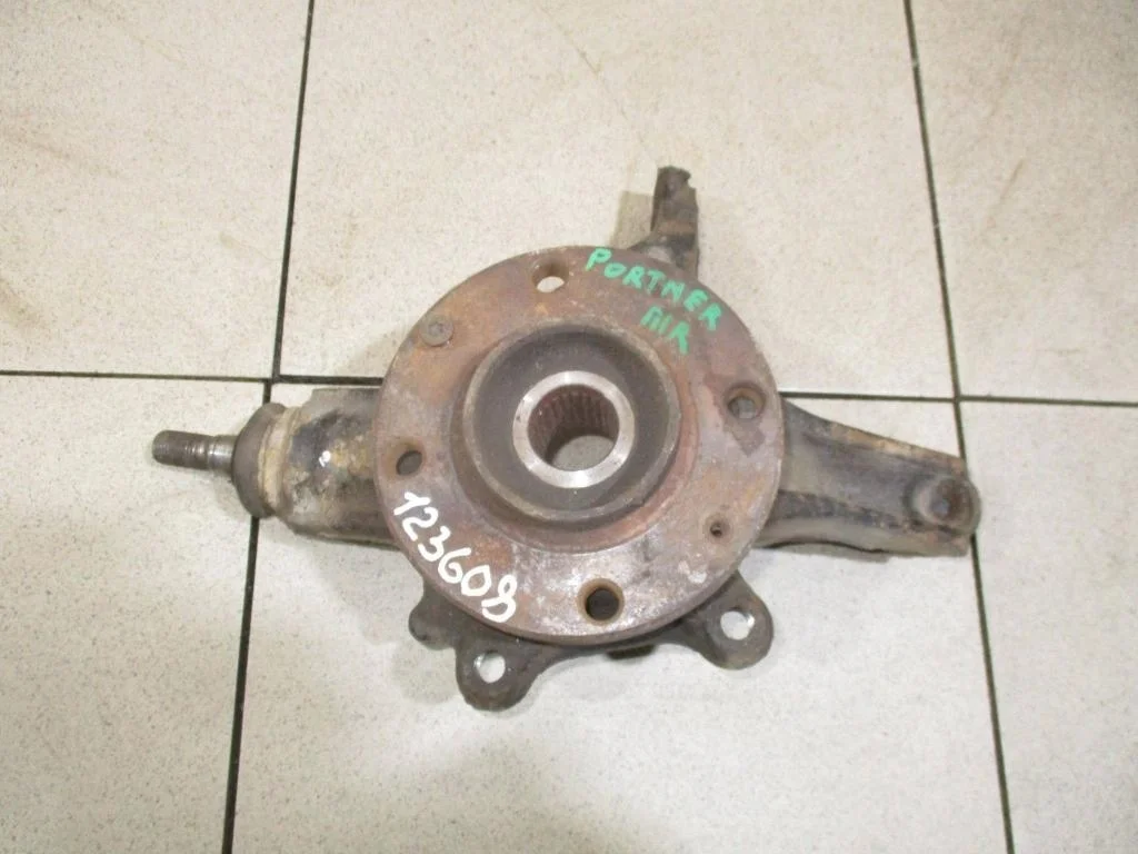 Кулак поворотный передний правый Peugeot Partner Tepee B9