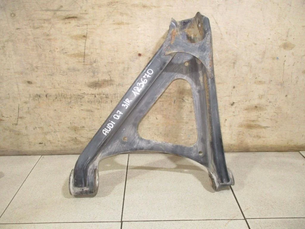 Рычаг задний нижний правый Audi Q7 2008 4L