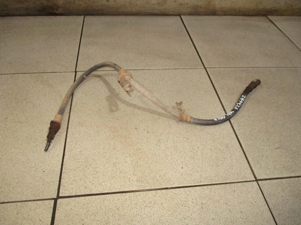 Шланг тормозной передний Toyota Corolla E150